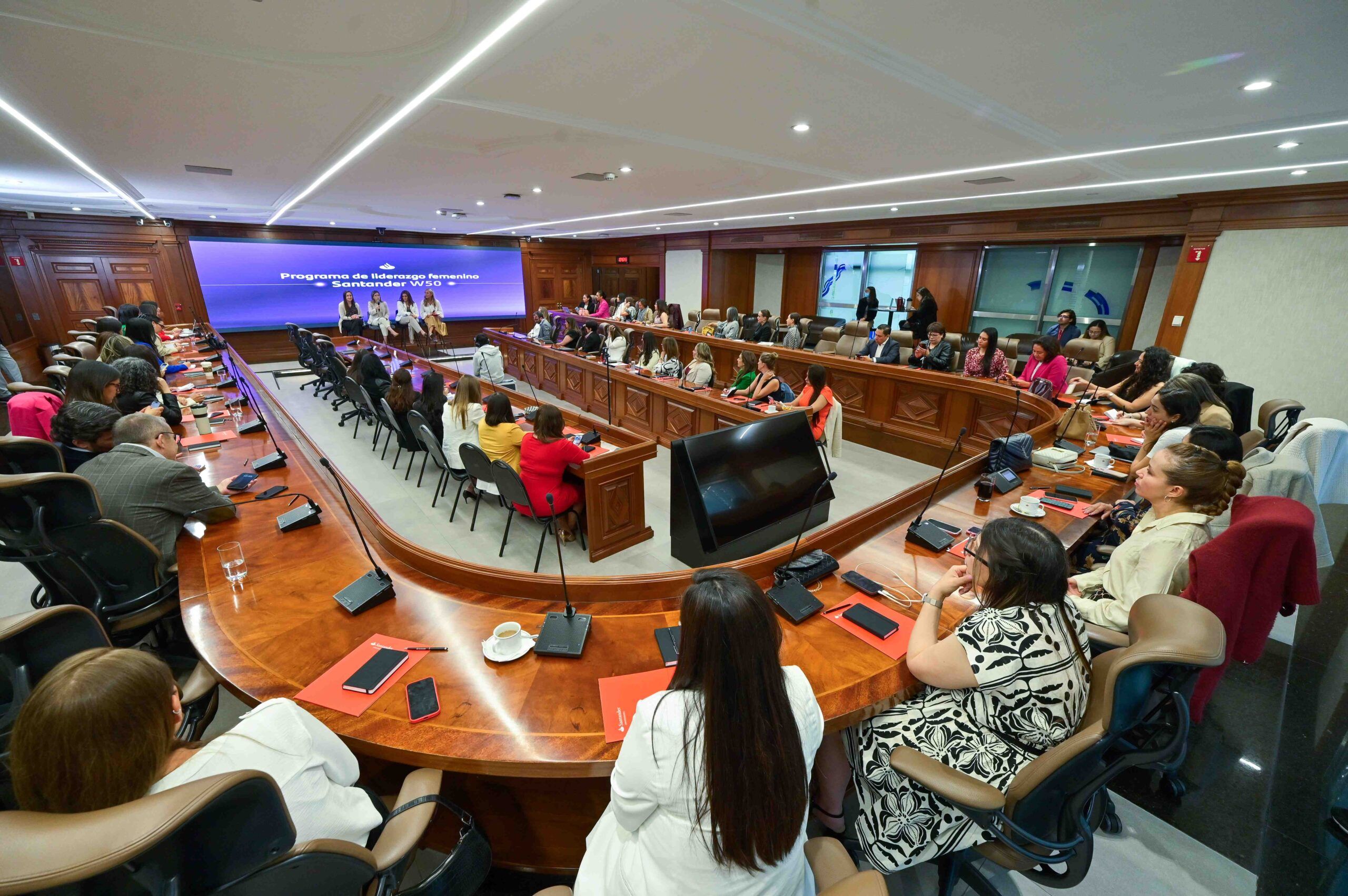 Liderazgo femenino genera cambios positivos