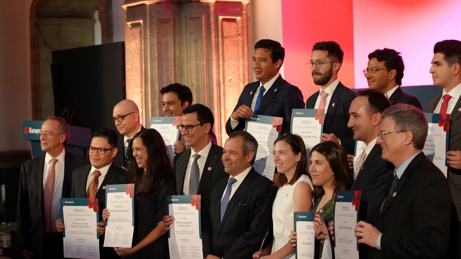 Premio de economía tiene 73 años de realizarse
