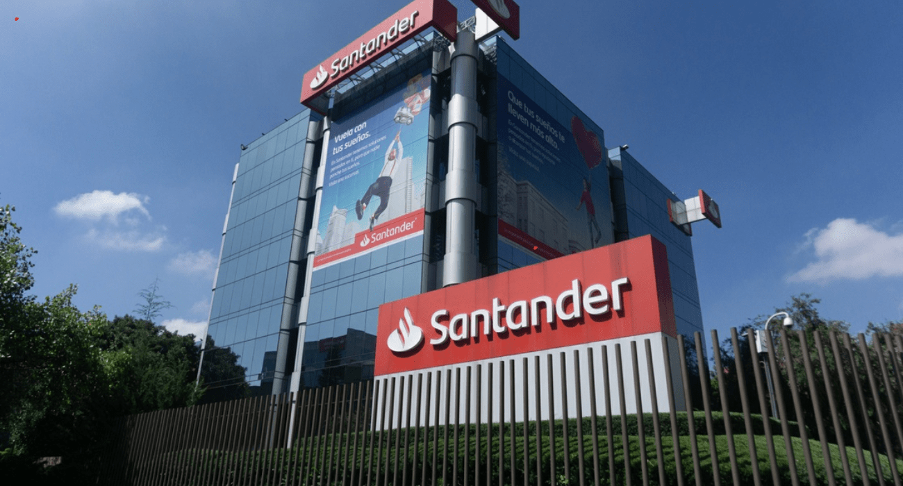 Aumenta utilidad neta 7.8 por ciento y cartera total 6.7 por ciento anual