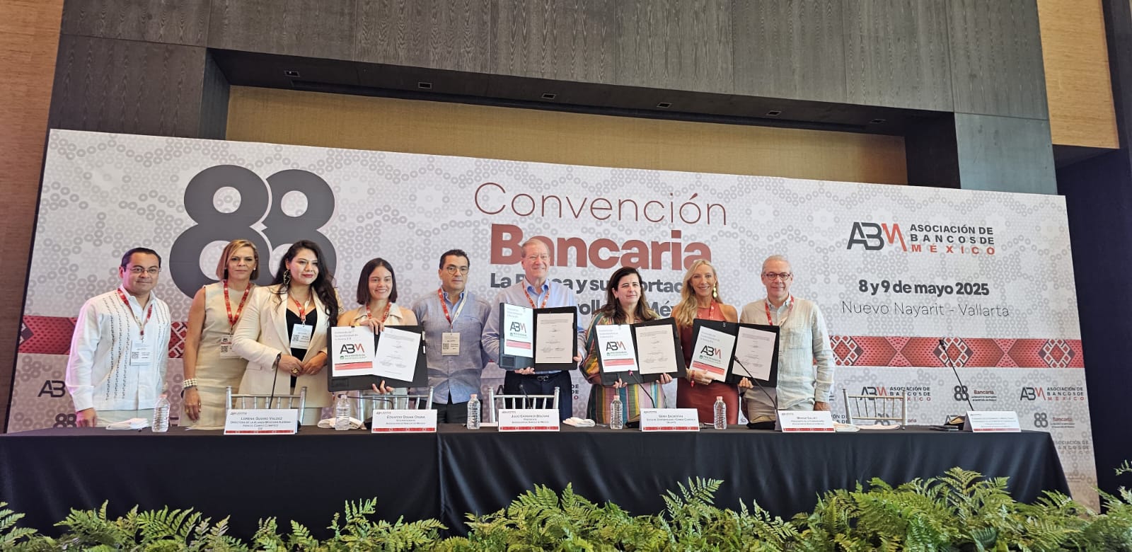 Firman acuerdos para contribuir al bienestar social y medioambiental