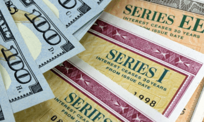 Hogares, gestores e instituciones financieras poseen los bonos del Tesoro