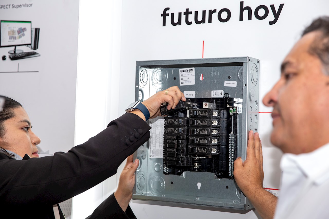 Cómo proteger tus aparatos electrónicos en temporada de lluvias