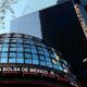La Bolsa Mexicana de Valores (BMV) advirtió que en internet y redes sociales circulan videos falsos que usan la imagen de la BMV, de su presidente del Consejo de Administración Marcos Ramírez Gavica, así como de otras personas morales.