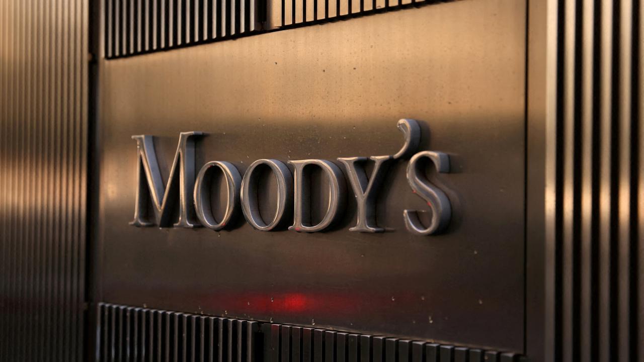 Moody's ratifica calificaciones depósitos Banamex y cambia perspectiva a negativa