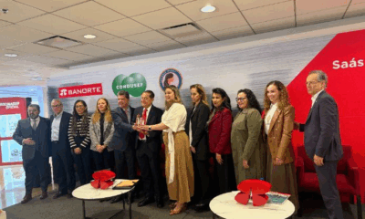 Recibe Insignia Saásil por apoyo a mujeres empresarias