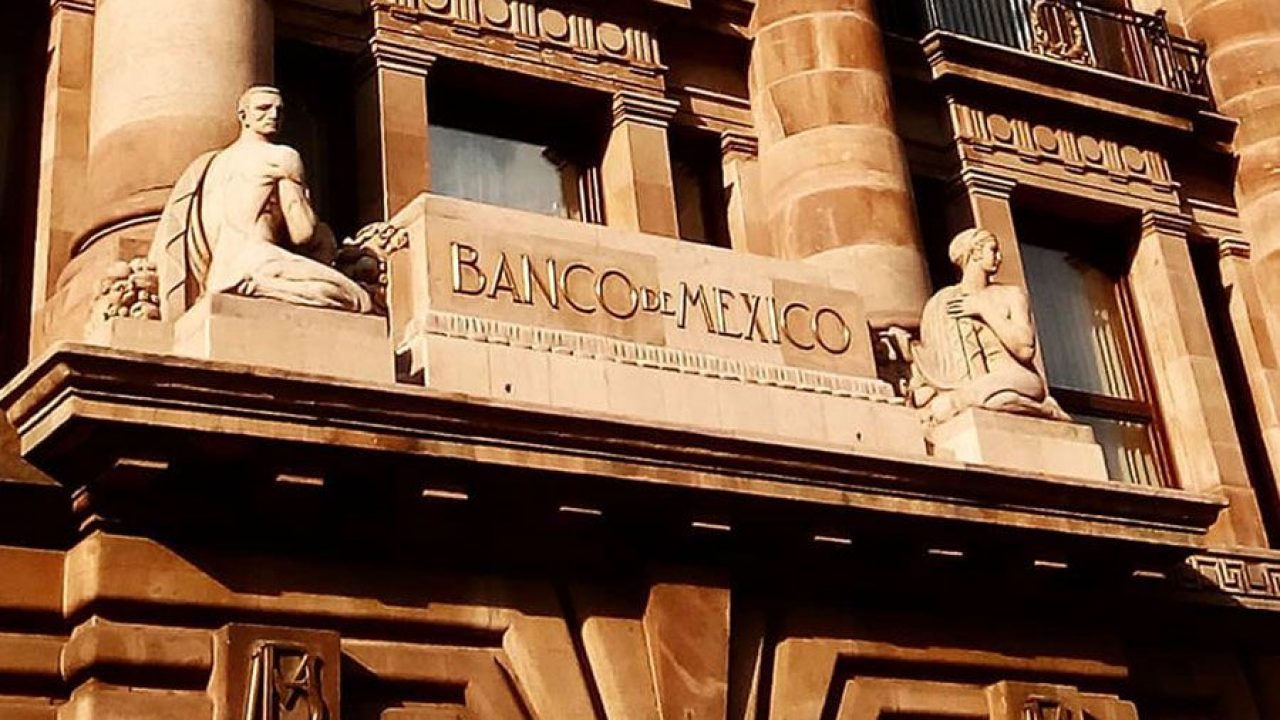 Banxico reconoce debilidad económica y generación de empleos