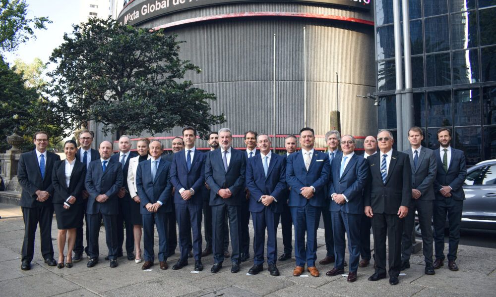 Aeroméxico vuelve a cotizar en la BMV bajo la clave AERO