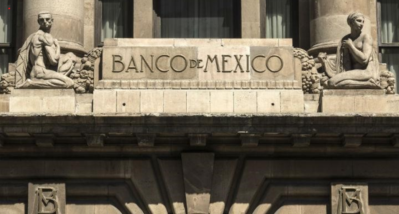 Banxico baja tasa y reconoce que aumentos en impuestos generarán inflación