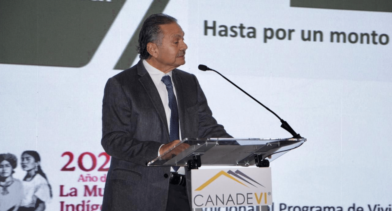 Infonavit cerrará con 300 mil viviendas contratadas