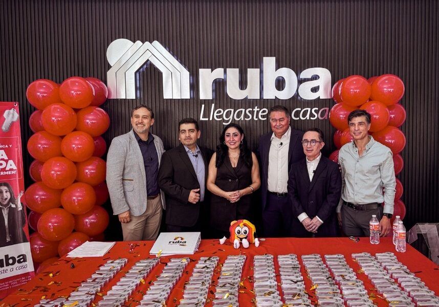 Ruba entrega departamento en Playa del Carmen y 16 premios locales
