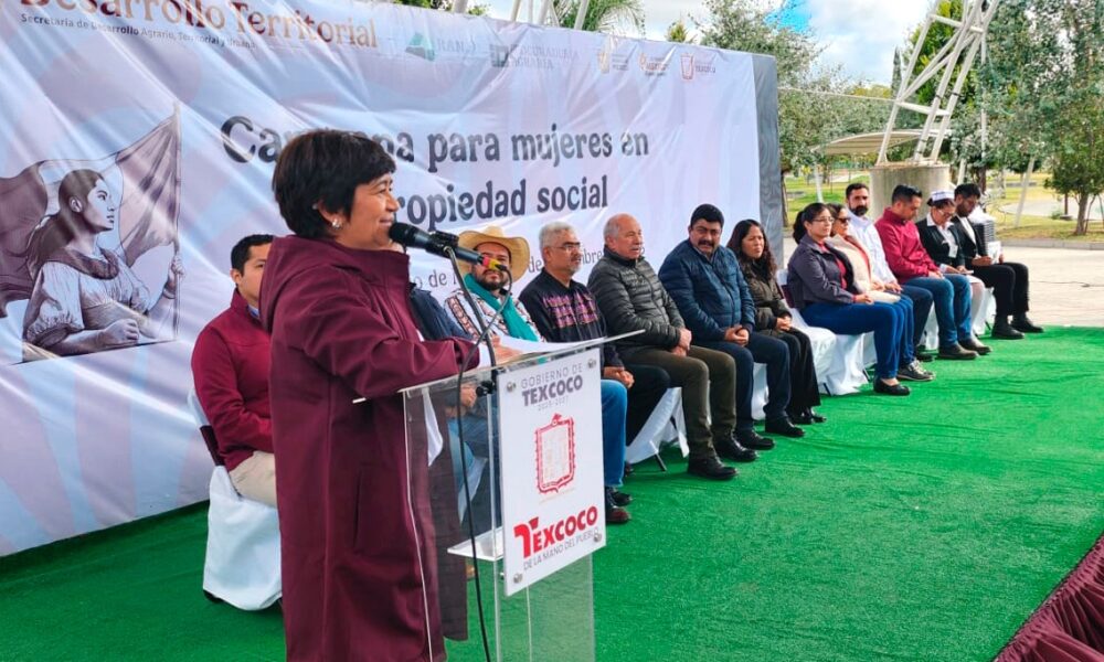 Sedatu entrega más de 22 mil títulos de tierra a mujeres rurales en 2025