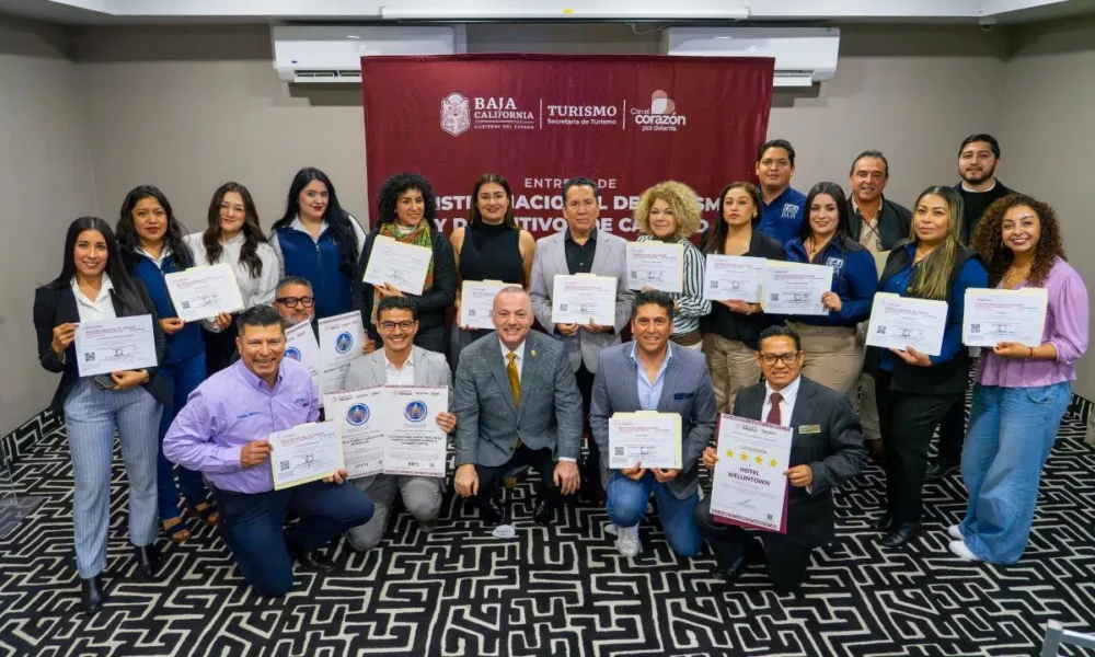 Baja California entrega 14 Registros Nacionales de Turismo