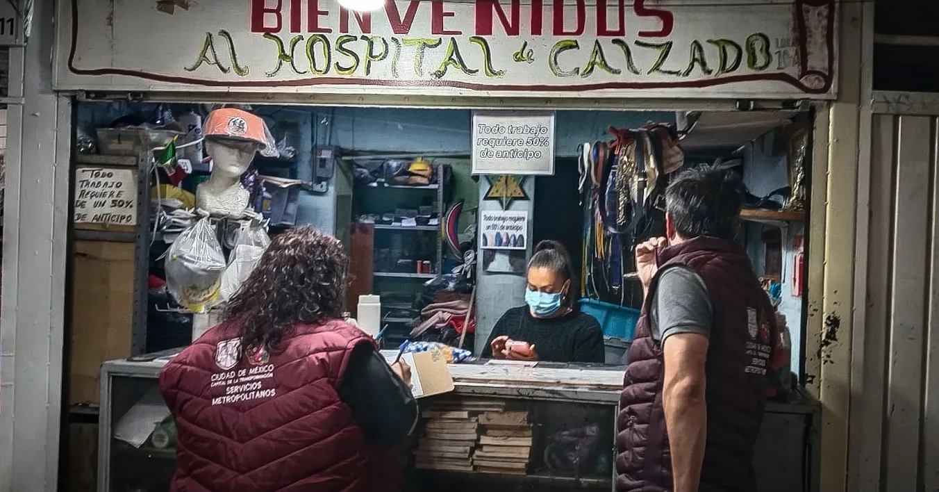 SERVIMET formaliza acuerdos con comerciantes de pasos a desnivel