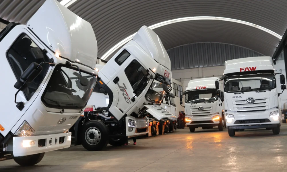 Más mujeres al volante el nuevo motor del transporte de carga en México
