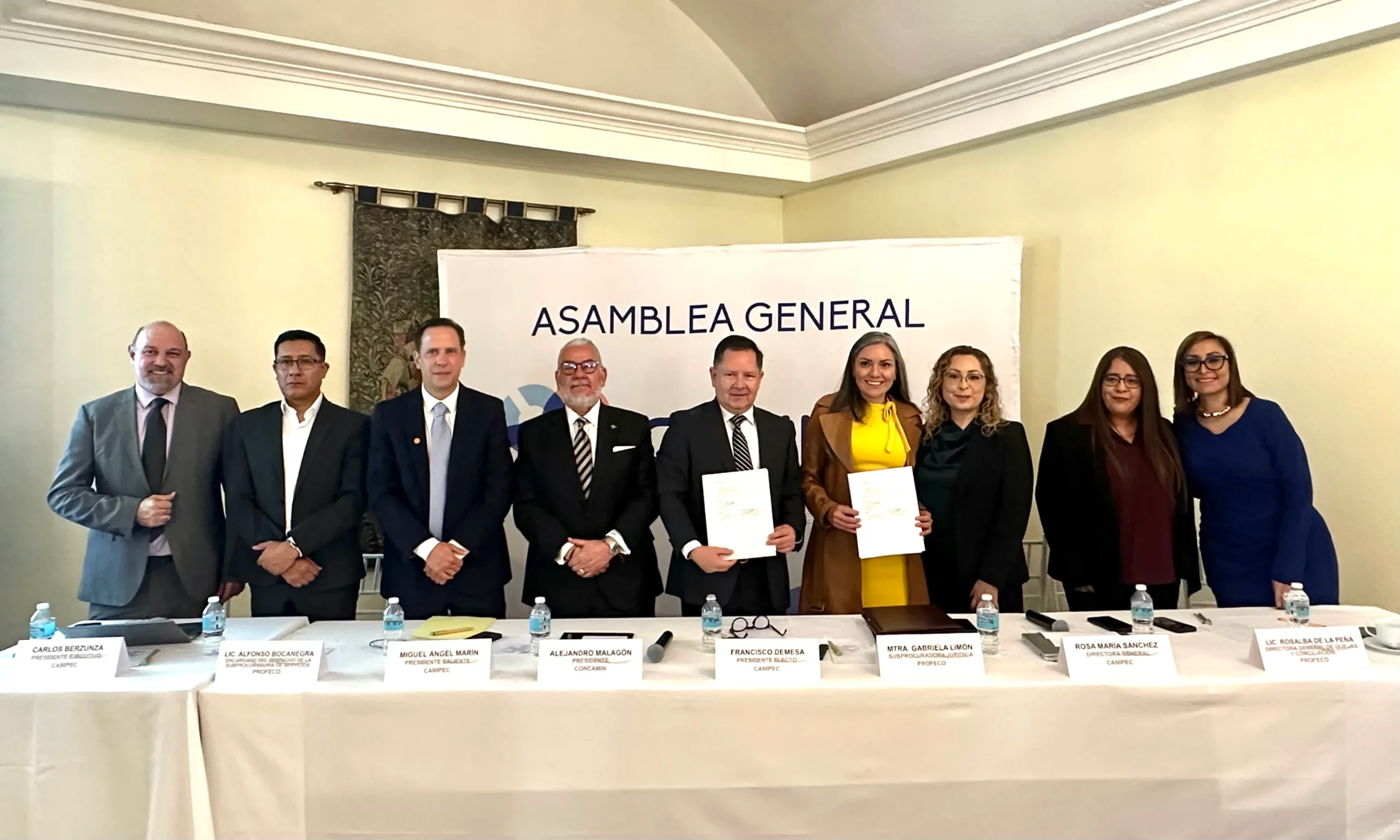 Mercado Libre y CANIPEC combaten falsificación de cosméticos