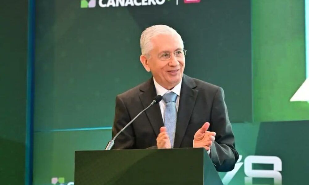 Sergio de la Maza asume presidencia de CANACERO