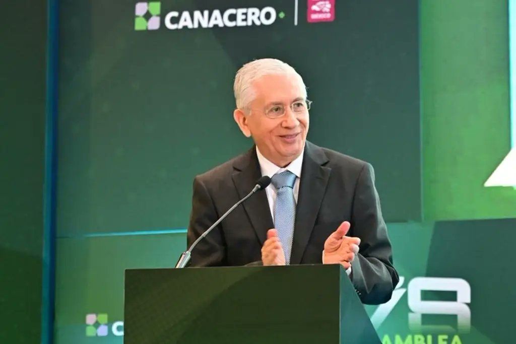 Sergio de la Maza asume presidencia de CANACERO