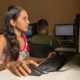CEPAL alerta exclusión juvenil en América Latina por brecha educativa digital
