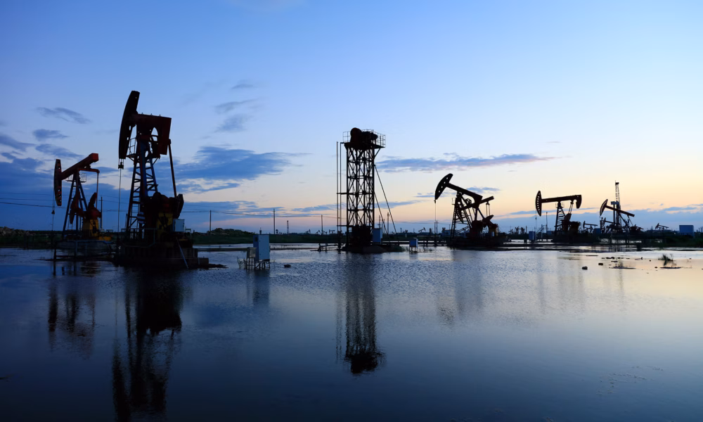 Salida de Emiratos Árabes de la OPEP podría presionar a la baja precios de petróleo