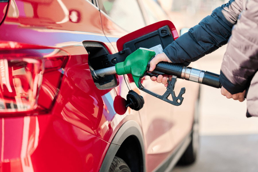 Gasolina “más barata”… mientras el subsidio aguante el costo oculto del alivio al consumidor