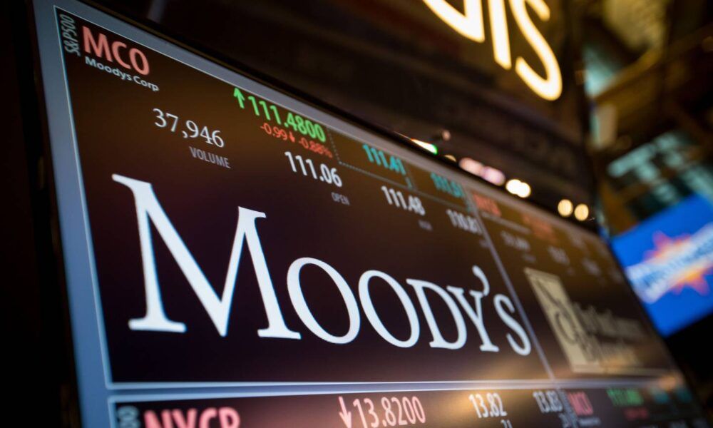 Moody's Ratings baja calificación deuda soberana Baa3 desde Baa2 con perspectiva a estable queda a un nivel de perder el grado de inversión