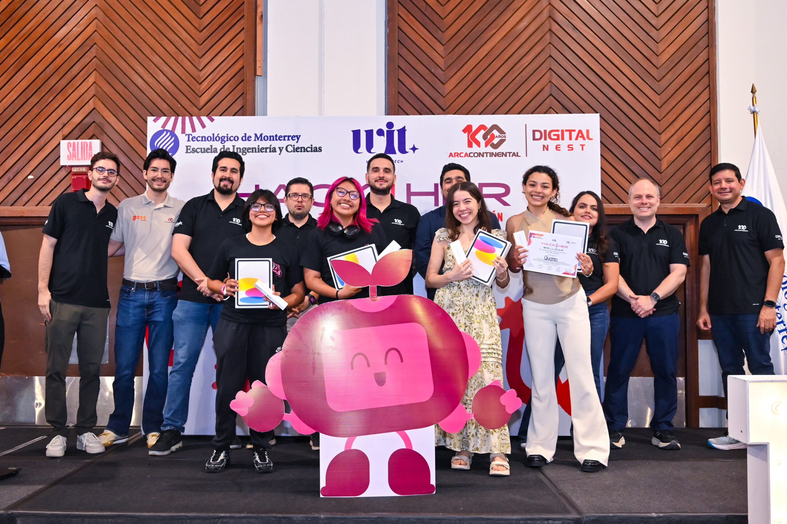 Arca Continental y Tec de Monterrey reúnen a 350 estudiantes en Hack4Her