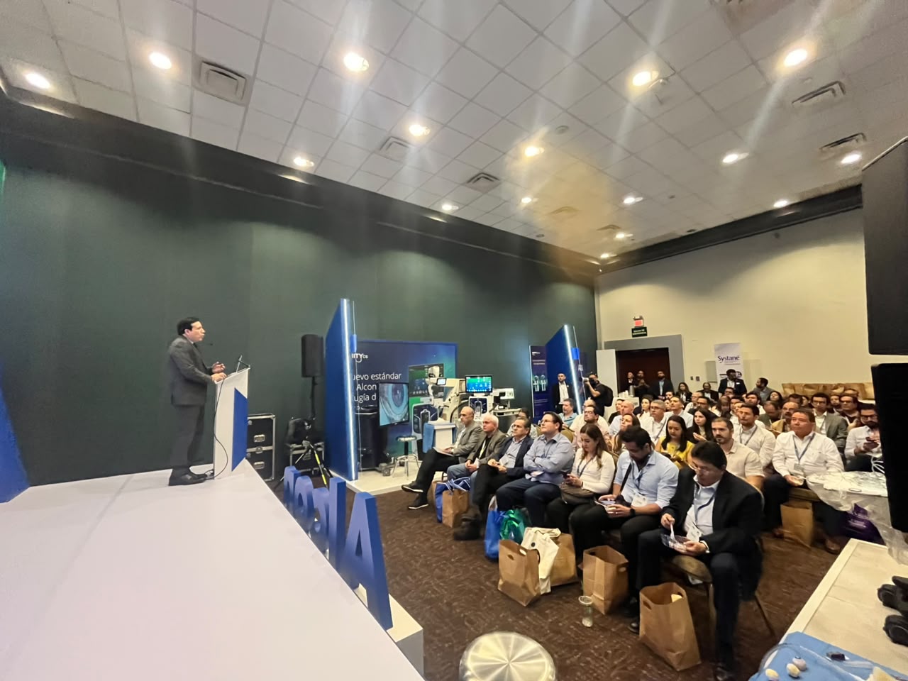 Congreso Mexicano de Oftalmología aborda retos de catarata y retina