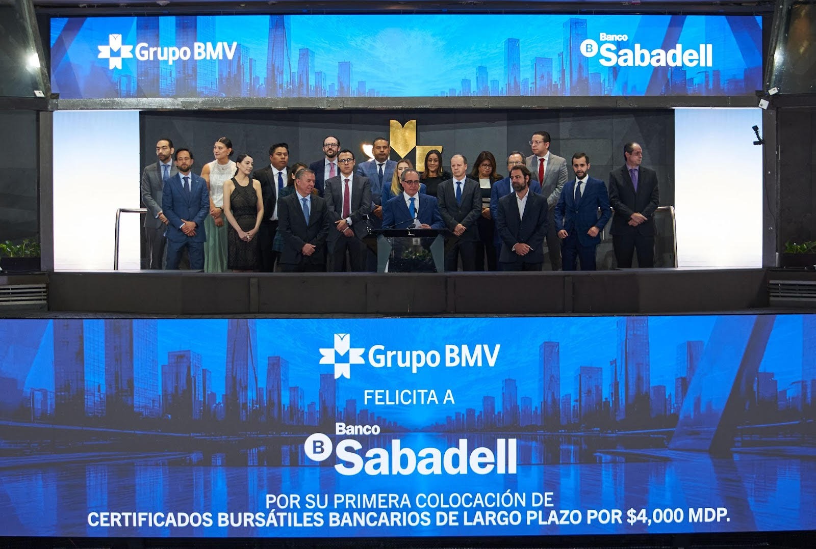 Oficializan con “campanazo” debut de Sabadell México en la BMV