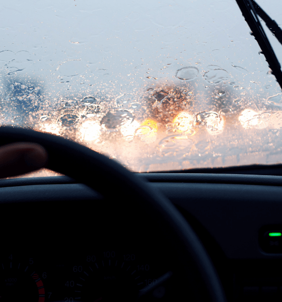 Disparan lluvias accidentes viales; sólo 3 de cada 10 autos están asegurados