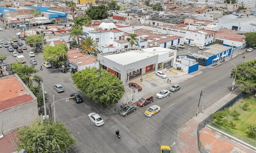 El retail cambia formatos pequeños ganan valor frente a las tiendas ancla