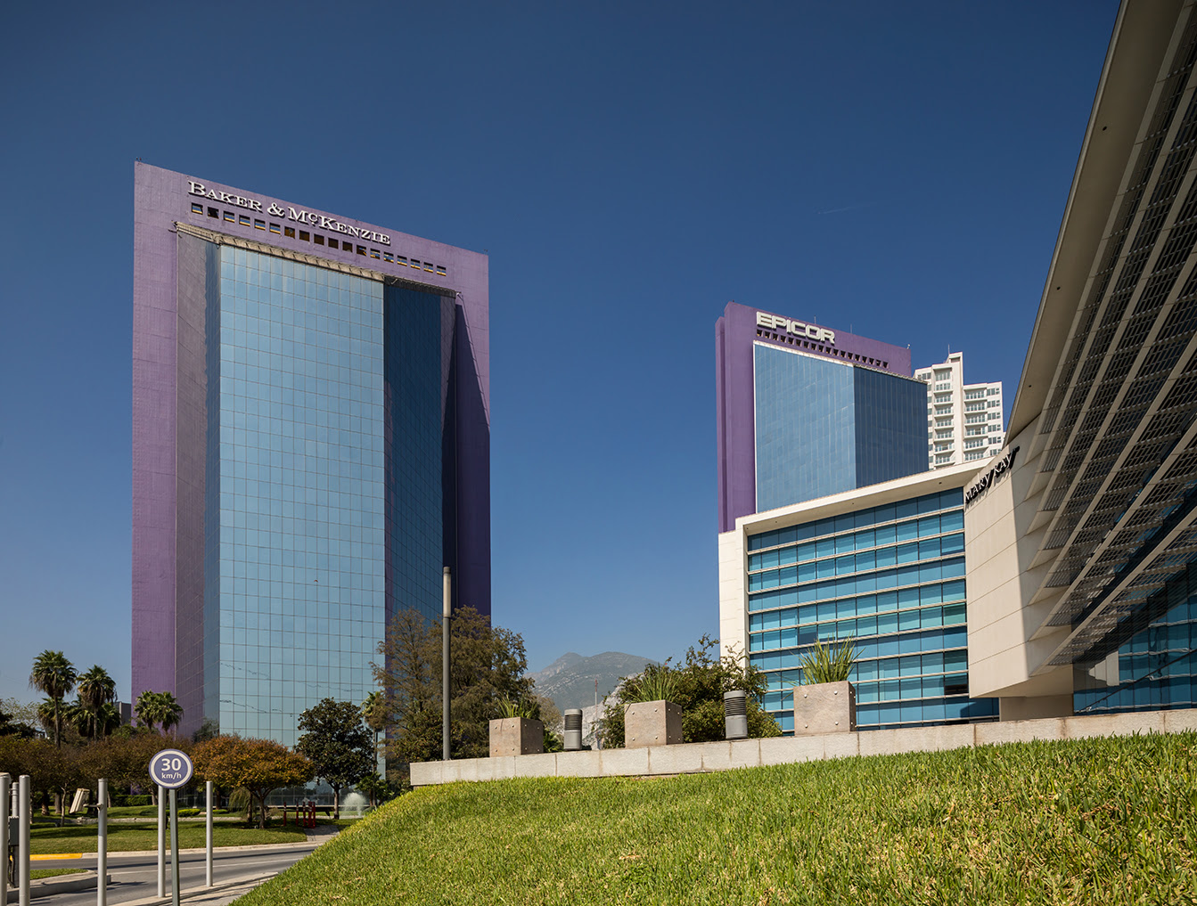 Fibra Mty consolida la mayor OPA en México en más de una década