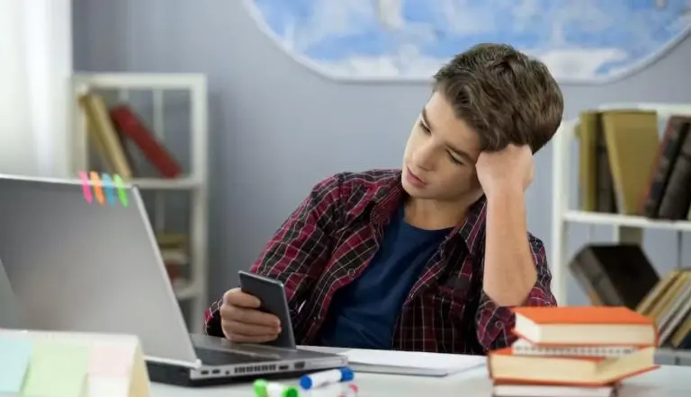 El reto para proteger a menores en internet es verificar su edad sin exponer la identidad