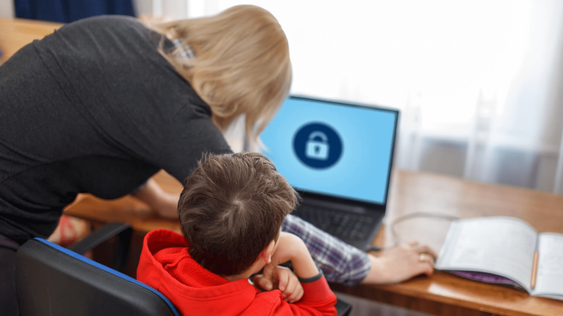 El reto para proteger a menores en internet es verificar su edad sin exponer la identidad